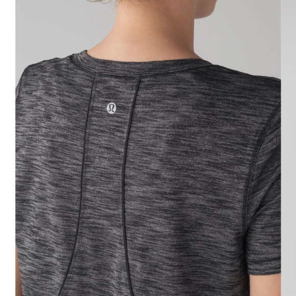 Lululemon Long Distance short sleeve shirt. Dark heathered grey/black. Size 6. - Picture 3 of 9